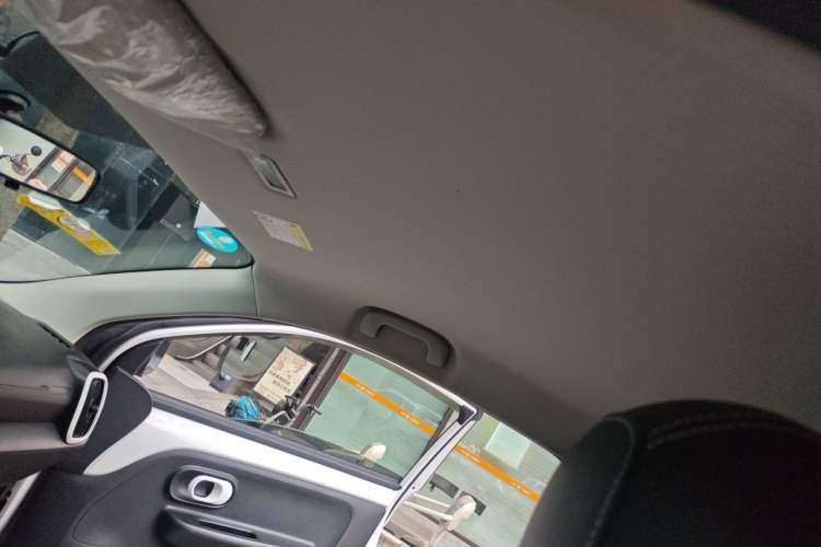 Used Roewe Clever 2021 302 km New Four-Seater Super-Efficient Version Headliner