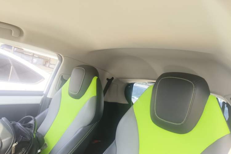 Used Roewe Clever 2021 302 km New Four-Seater Super-Efficient Version Headliner