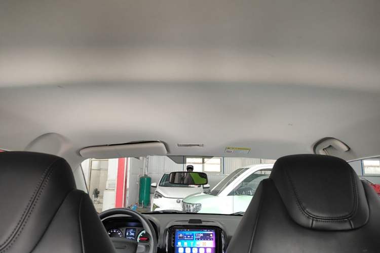 Used Roewe Clever 2021 302 km New Four-Seater Super-Efficient Version Headliner