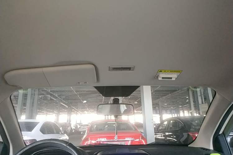 Used Roewe Clever 2021 302 km New Four-Seater Super-Efficient Version Headliner