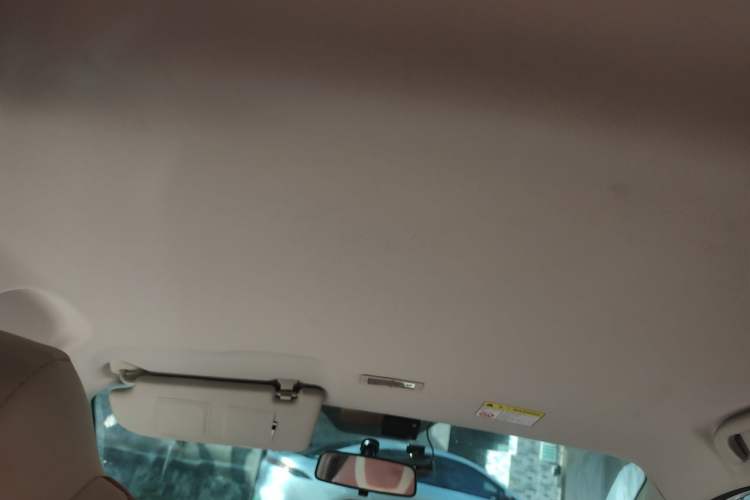 Used Roewe Clever 2021 302 km New Four-Seater Super-Efficient Version Headliner