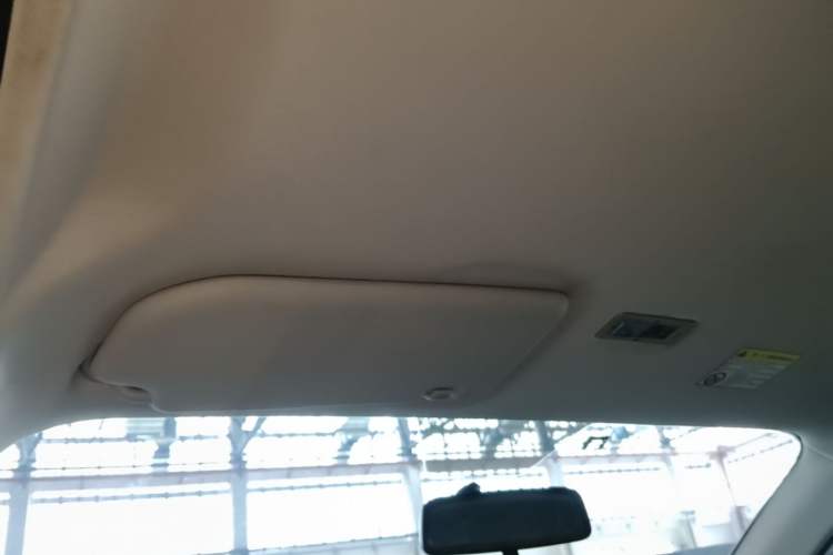 Used Roewe Clever 2021 302 km New Four-Seater Super-Efficient Version Headliner