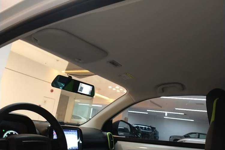 Used Roewe Clever 2021 302 km New Four-Seater Super-Efficient Version Headliner