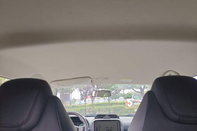 Used Roewe Clever 2021 302 km New Four-Seater Super-Efficient Version Headliner