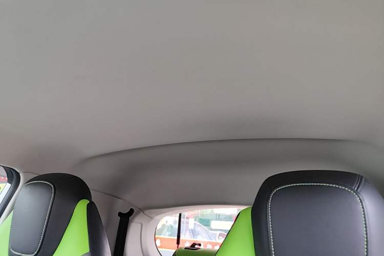 Used Roewe Clever 2021 302 km New Four-Seater Super-Efficient Version Headliner