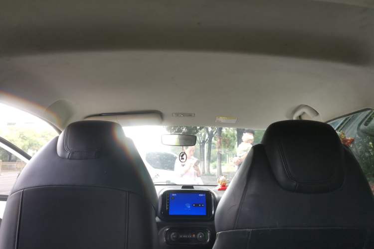 Used Roewe Clever 2021 302 km New Four-Seater Super-Efficient Version Headliner