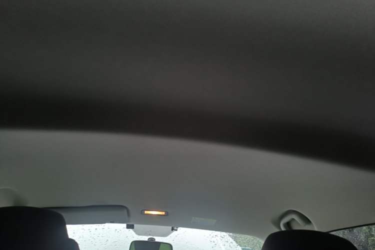 Used Roewe Clever 2021 302 km New Four-Seater Super-Efficient Version Headliner