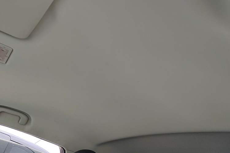 Used Roewe Clever 2021 302 km New Four-Seater Super-Efficient Version Headliner
