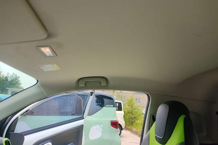 Used Roewe Clever 2021 302 km New Four-Seater Super-Efficient Version Headliner