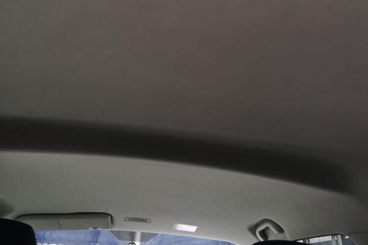 Used Roewe Clever 2021 302 km New Four-Seater Super-Efficient Version Headliner