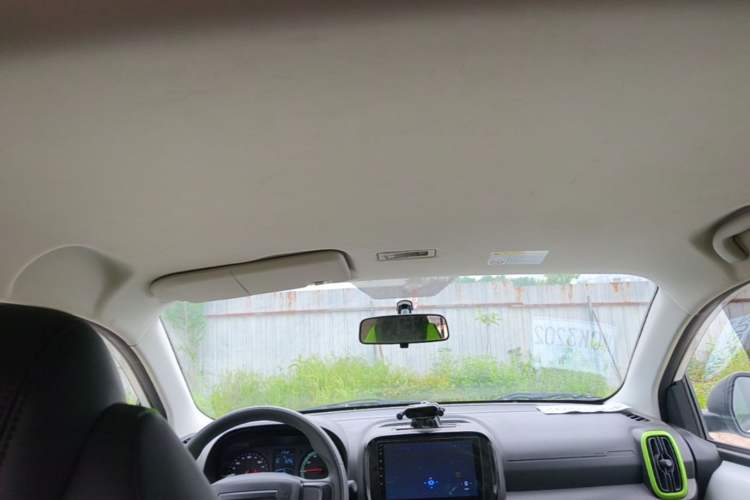 Used Roewe Clever 2021 302 km New Four-Seater Super-Efficient Version Headliner