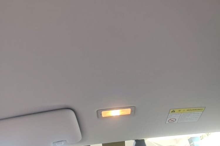 Used Roewe Clever 2021 302 km New Four-Seater Super-Efficient Version Headliner
