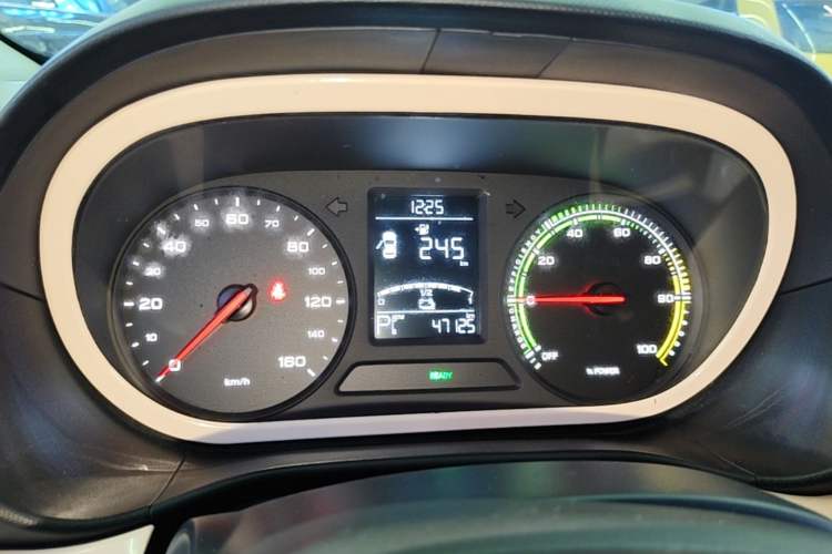 Used Roewe Clever 2021 302 km New Four-Seater Super-Efficient Version Instrument Cluster