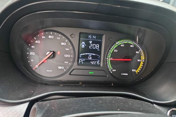 Used Roewe Clever 2021 302 km New Four-Seater Super-Efficient Version Instrument Cluster
