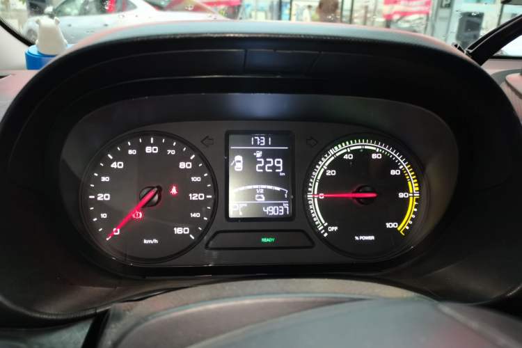 Used Roewe Clever 2021 302 km New Four-Seater Super-Efficient Version Instrument Cluster