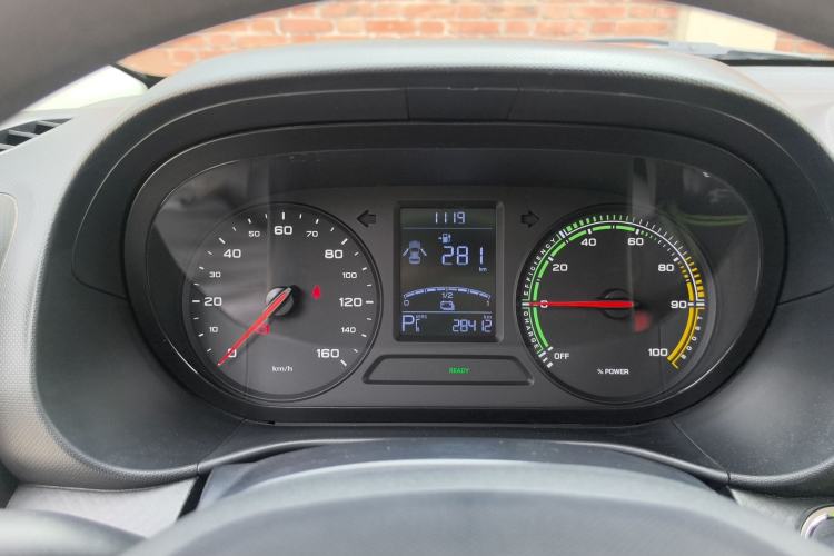 Used Roewe Clever 2021 302 km New Four-Seater Super-Efficient Version Instrument Cluster