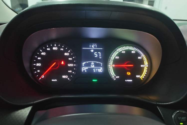 Used Roewe Clever 2021 302 km New Four-Seater Super-Efficient Version Instrument Cluster