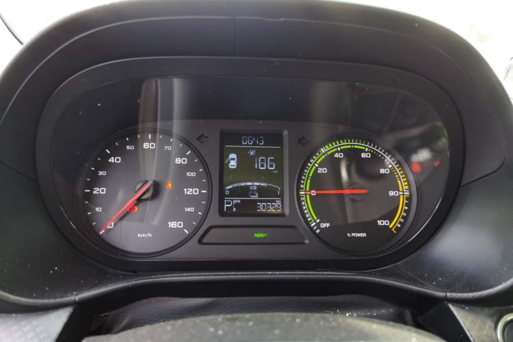 Used Roewe Clever 2021 302 km New Four-Seater Super-Efficient Version Instrument Cluster