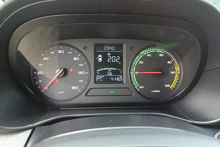 Used Roewe Clever 2021 302 km New Four-Seater Super-Efficient Version Instrument Cluster
