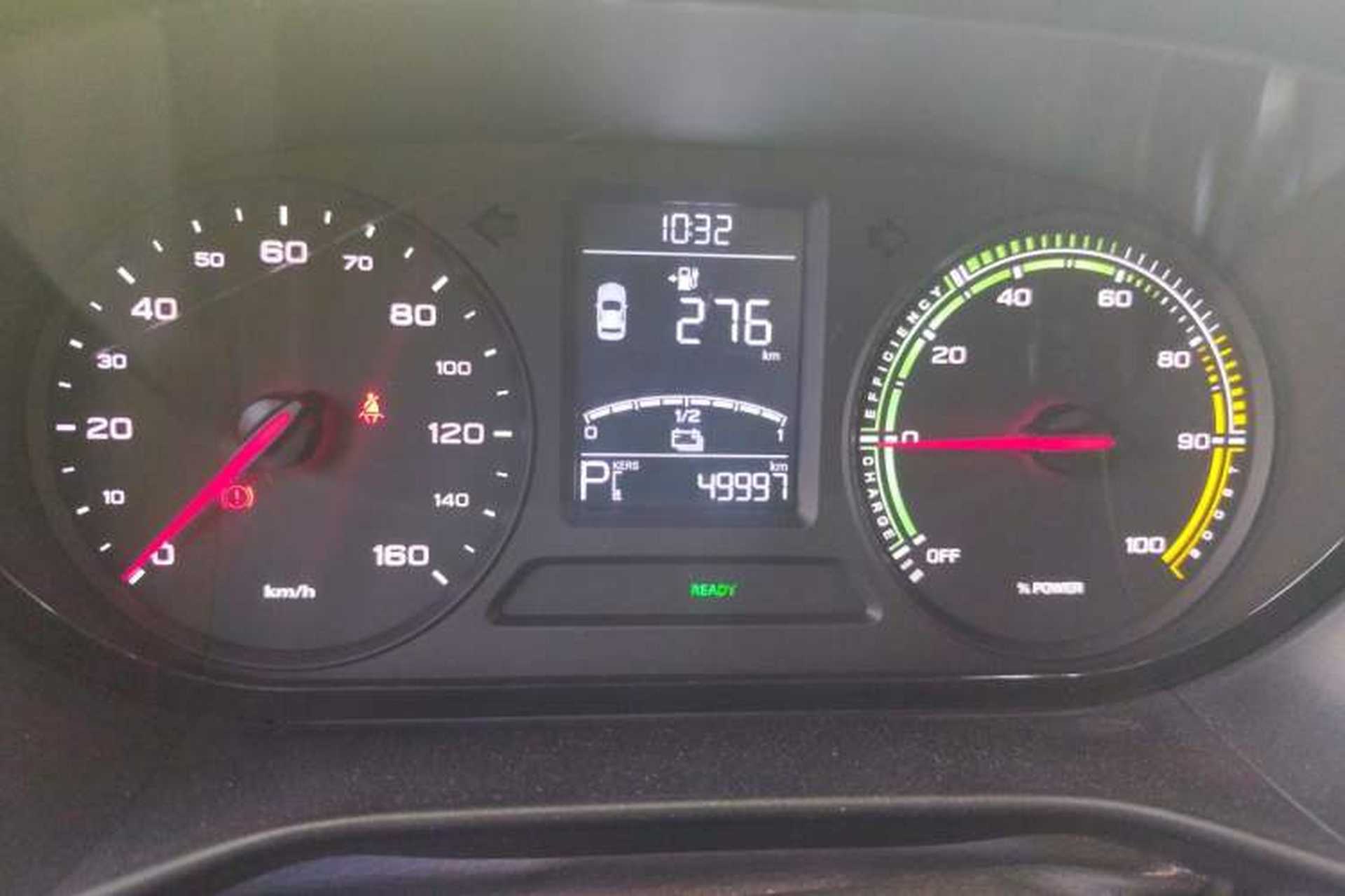 Used Roewe Clever 2021 302 km New Four-Seater Super-Efficient Version Instrument Cluster
