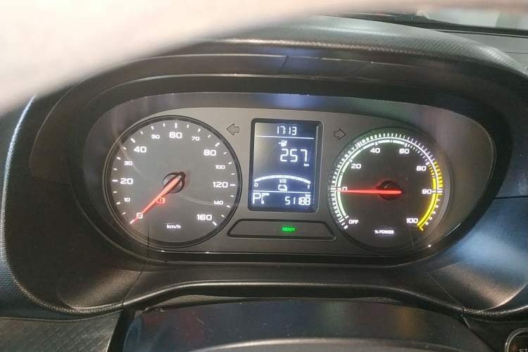 Used Roewe Clever 2021 302 km New Four-Seater Super-Efficient Version Instrument Cluster