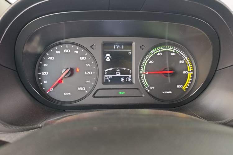 Used Roewe Clever 2021 302 km New Four-Seater Super-Efficient Version Instrument Cluster