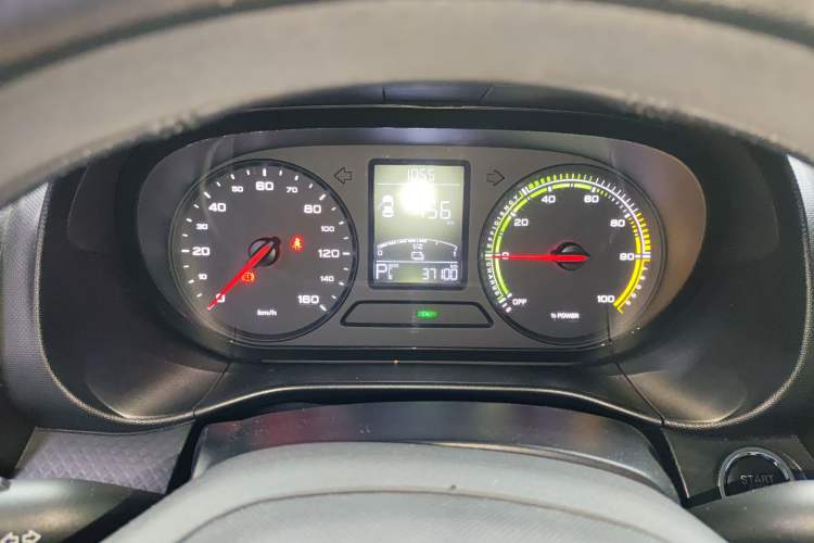 Used Roewe Clever 2021 302 km New Four-Seater Super-Efficient Version Instrument Cluster