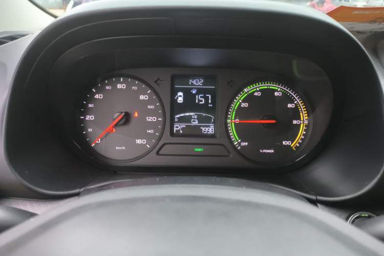 Used Roewe Clever 2021 302 km New Four-Seater Super-Efficient Version Instrument Cluster