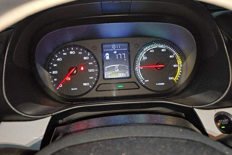 Used Roewe Clever 2021 302 km New Four-Seater Super-Efficient Version Instrument Cluster