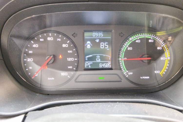 Used Roewe Clever 2021 302 km New Four-Seater Super-Efficient Version Instrument Cluster