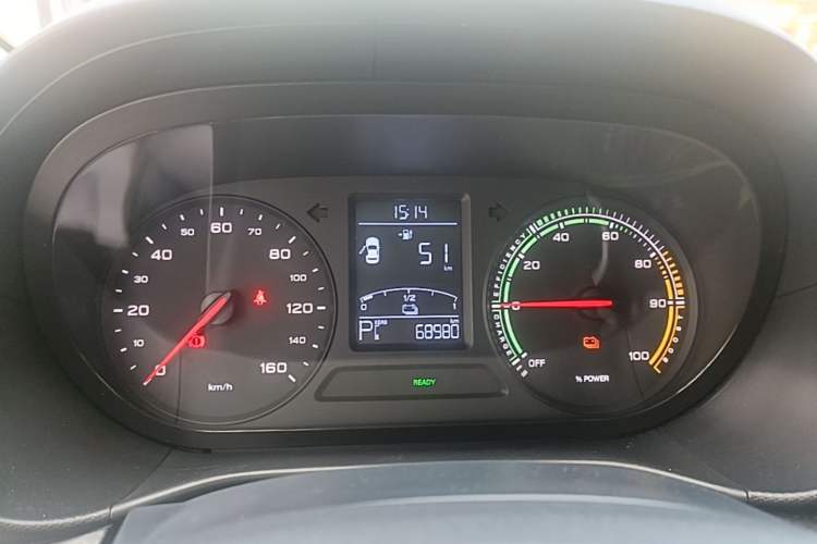 Used Roewe Clever 2021 302 km New Four-Seater Super-Efficient Version Instrument Cluster