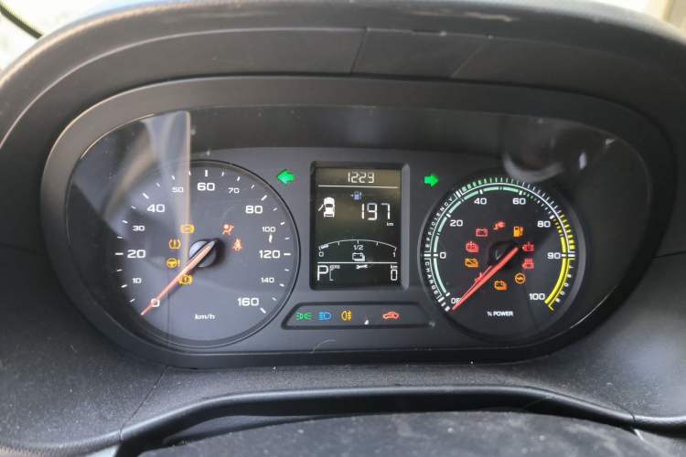 Used Roewe Clever 2021 302 km New Four-Seater Super-Efficient Version Instrument Cluster