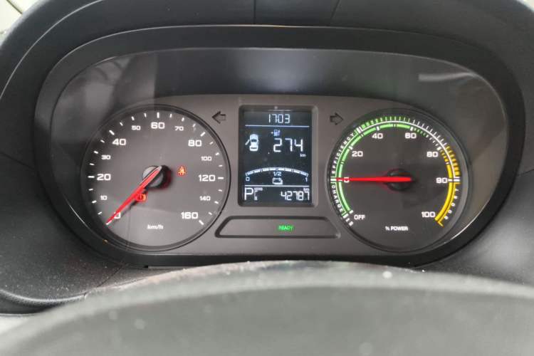 Used Roewe Clever 2021 302 km New Four-Seater Super-Efficient Version Instrument Cluster