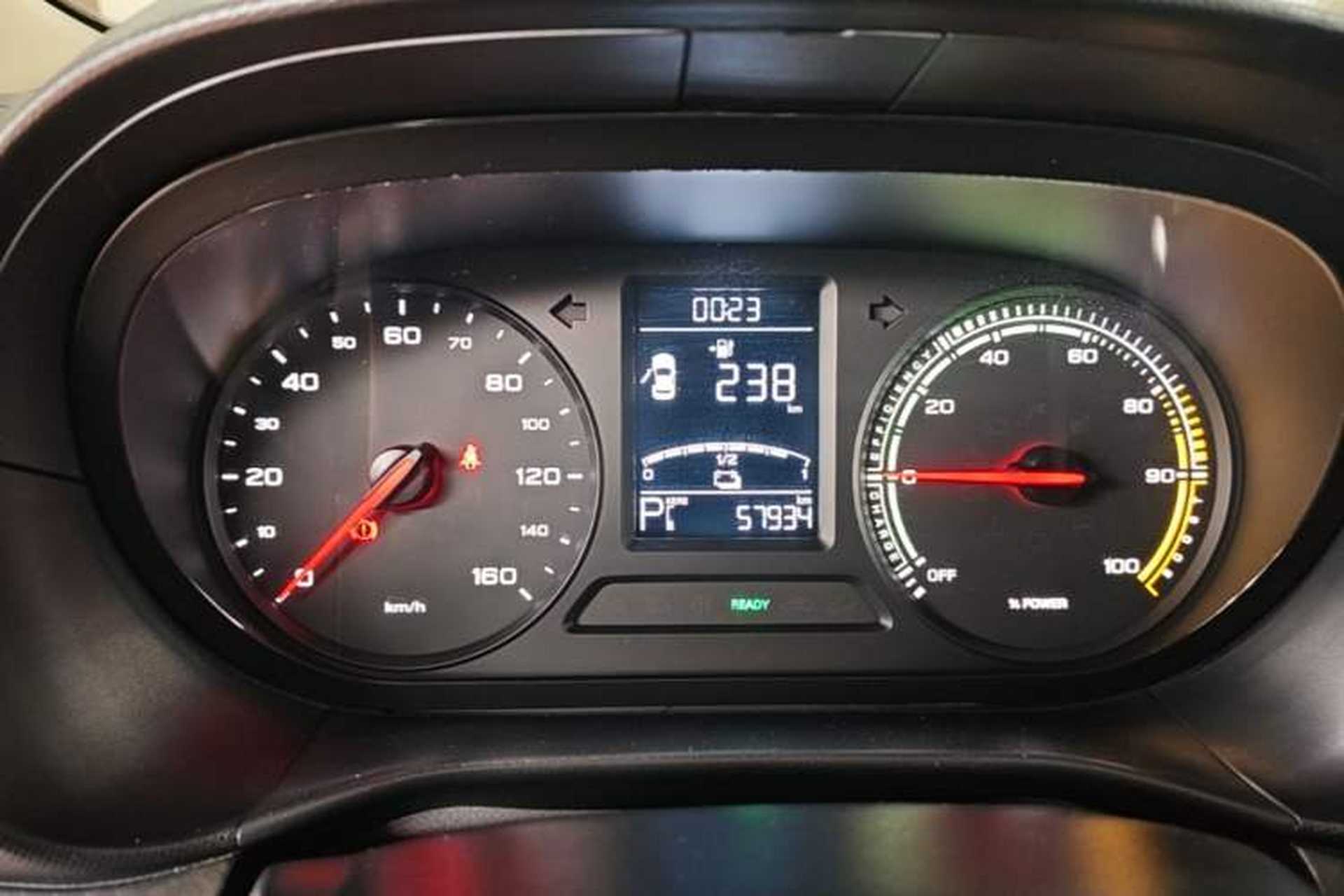 Used Roewe Clever 2021 302 km New Four-Seater Super-Efficient Version Instrument Cluster