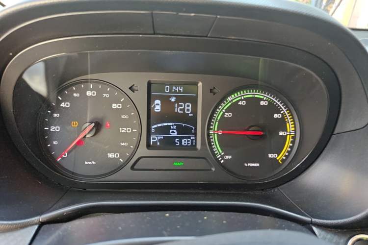 Used Roewe Clever 2021 302 km New Four-Seater Super-Efficient Version Instrument Cluster