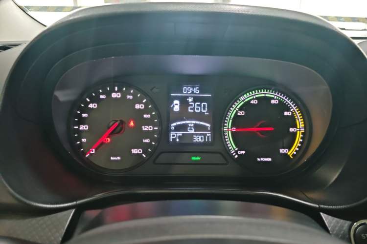 Used Roewe Clever 2021 302 km New Four-Seater Super-Efficient Version Instrument Cluster