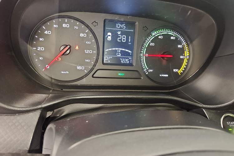 Used Roewe Clever 2021 302 km New Four-Seater Super-Efficient Version Instrument Cluster