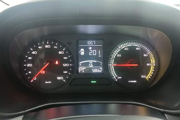 Used Roewe Clever 2021 302 km New Four-Seater Super-Efficient Version Instrument Cluster