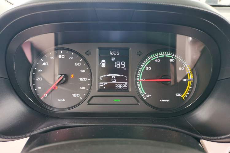 Used Roewe Clever 2021 302 km New Four-Seater Super-Efficient Version Instrument Cluster