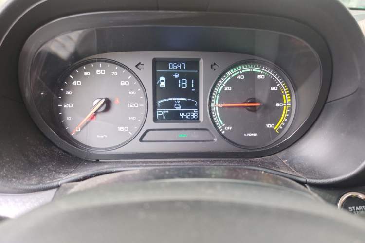 Used Roewe Clever 2021 302 km New Four-Seater Super-Efficient Version Instrument Cluster