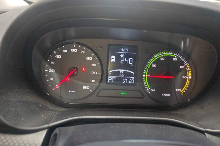 Used Roewe Clever 2021 302 km New Four-Seater Super-Efficient Version Instrument Cluster