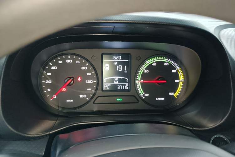 Used Roewe Clever 2021 302 km New Four-Seater Super-Efficient Version Instrument Cluster