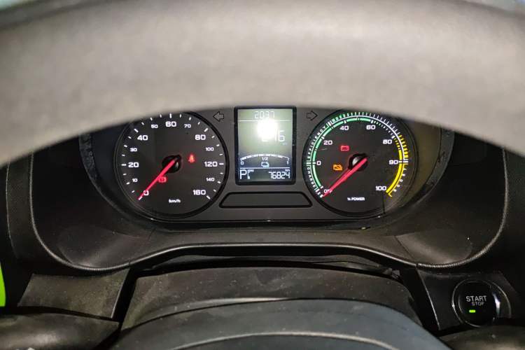 Used Roewe Clever 2021 302 km New Four-Seater Super-Efficient Version Instrument Cluster