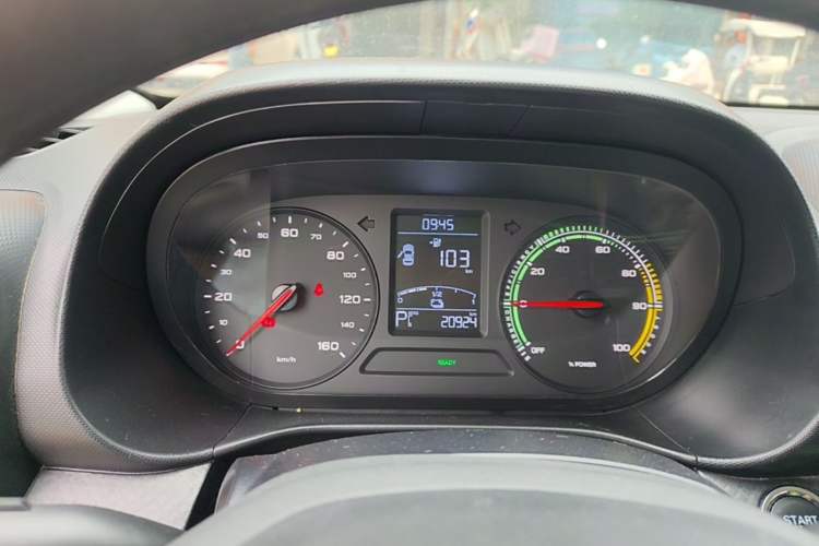 Used Roewe Clever 2021 302 km New Four-Seater Super-Efficient Version Instrument Cluster