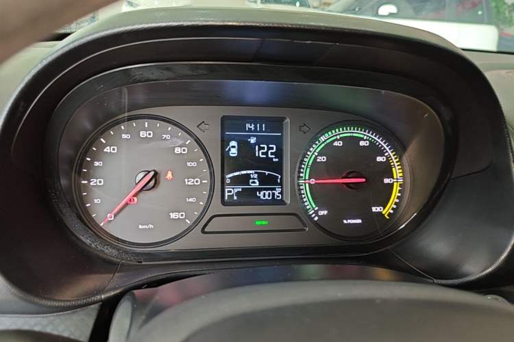 Used Roewe Clever 2021 302 km New Four-Seater Super-Efficient Version Instrument Cluster