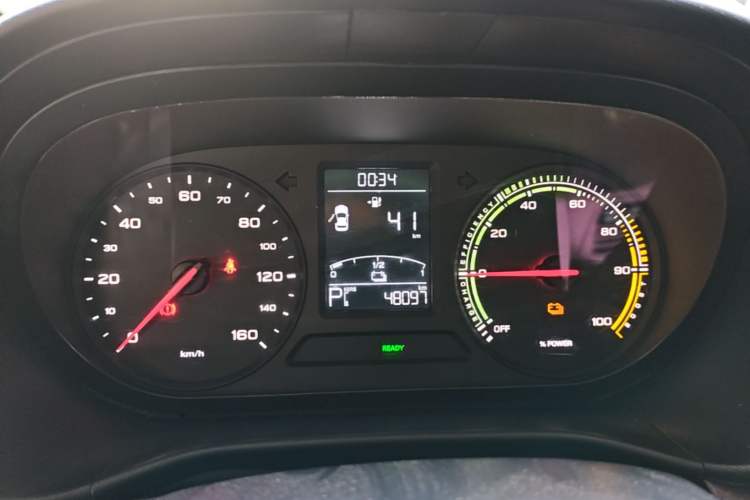 Used Roewe Clever 2021 302 km New Four-Seater Super-Efficient Version Instrument Cluster