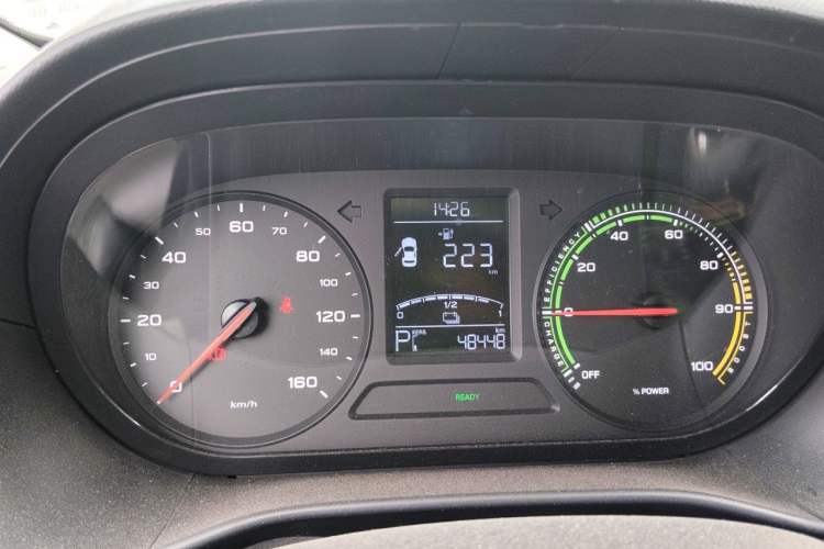 Used Roewe Clever 2021 302 km New Four-Seater Super-Efficient Version Instrument Cluster