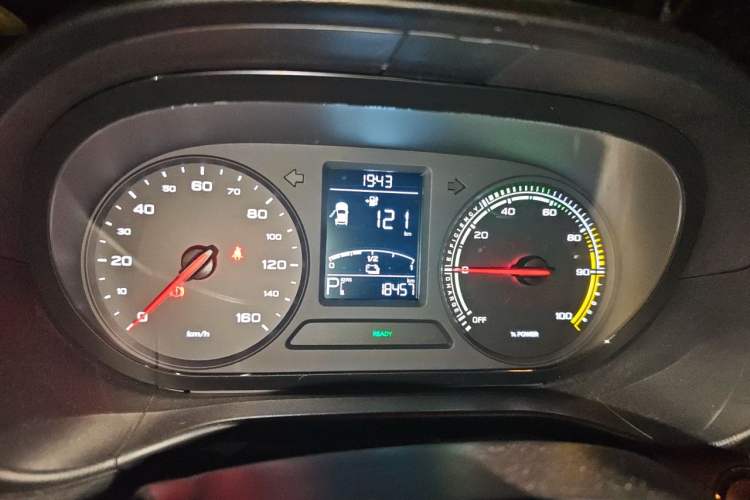 Used Roewe Clever 2021 302 km New Four-Seater Super-Efficient Version Instrument Cluster