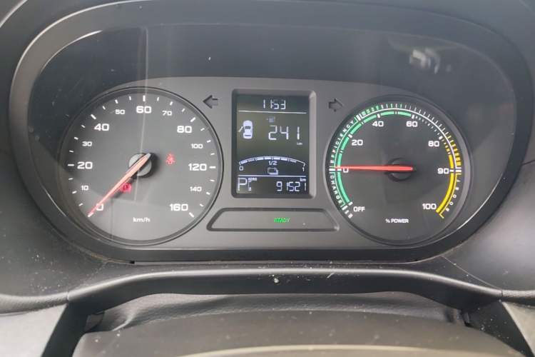 Used Roewe Clever 2021 302 km New Four-Seater Super-Efficient Version Instrument Cluster