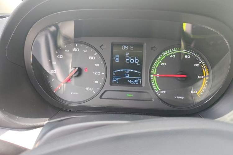 Used Roewe Clever 2021 302 km New Four-Seater Super-Efficient Version Instrument Cluster